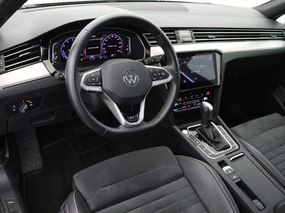 Volkswagen Passat Variant 1.5 TSI R-Line Business +