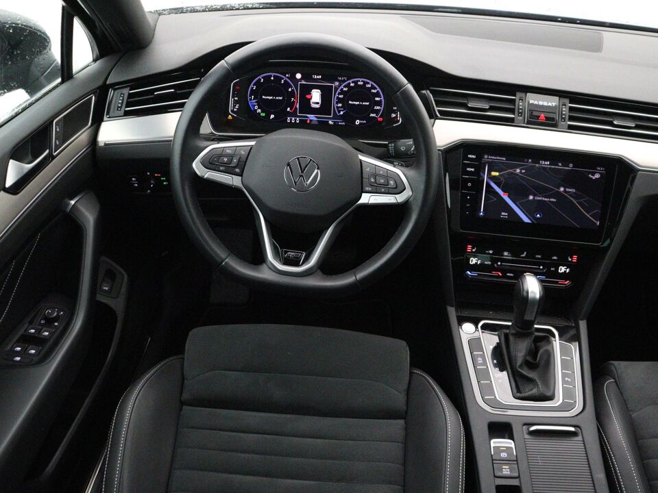 Volkswagen Passat Variant 1.5 TSI R-Line Business +