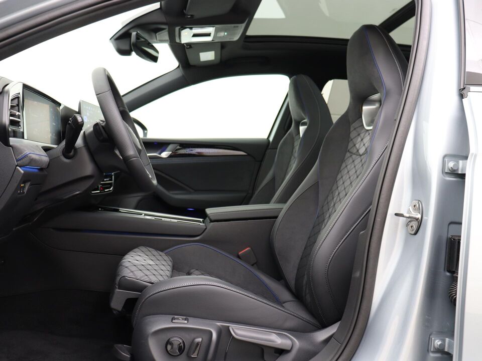 Volkswagen Passat Variant R-Line-Edition 1.5 eHybrid 200 kW / 272 pk
