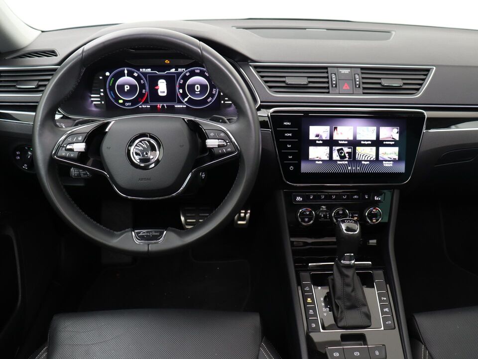 Škoda Superb Combi 1.4 TSI iV Laurin & Klement