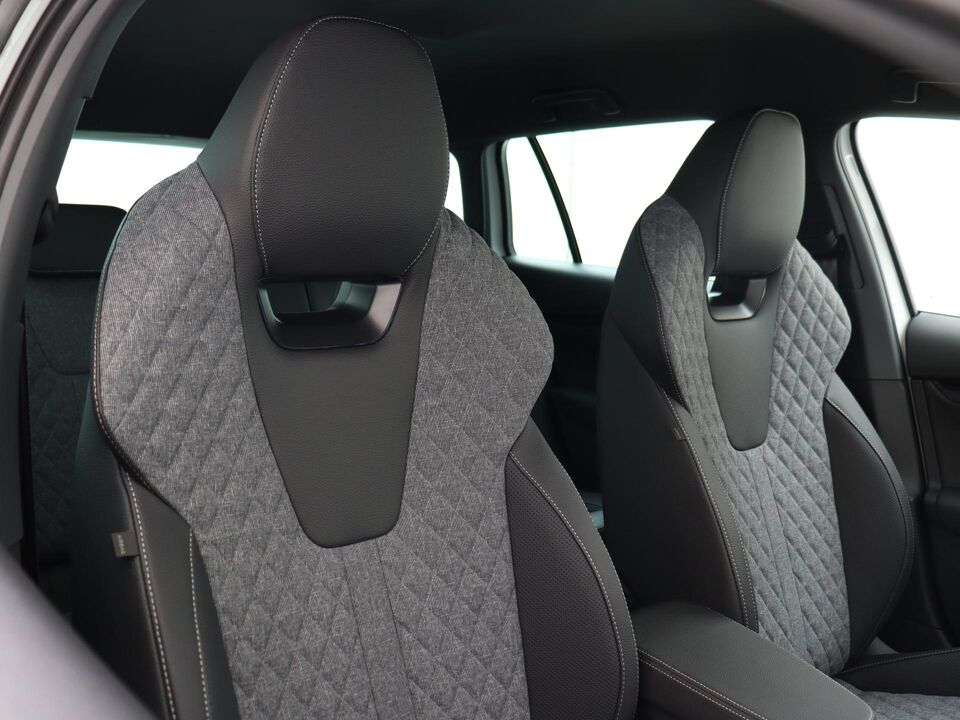 Škoda Octavia Combi Sportline Business 1.5 TSI m-HEV 110 kW / 150 PK