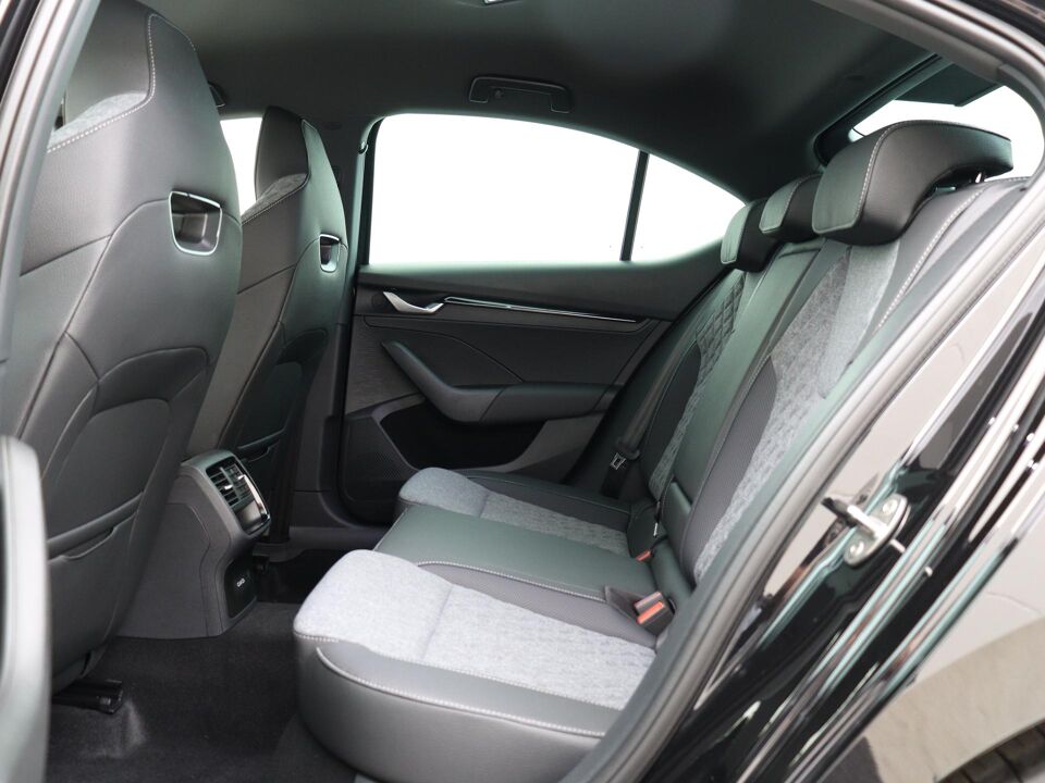 Škoda Octavia Sportline Business 1.5 TSI m-HEV 110 kW / 150 PK