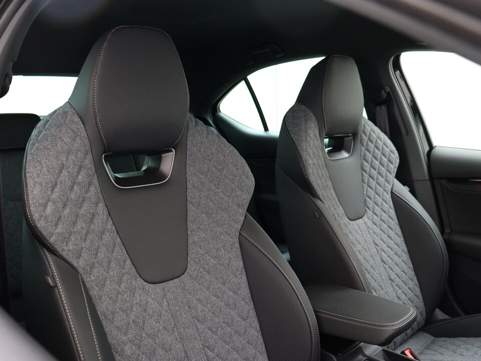 Škoda Octavia Sportline Business 1.5 TSI m-HEV 110 kW / 150 PK