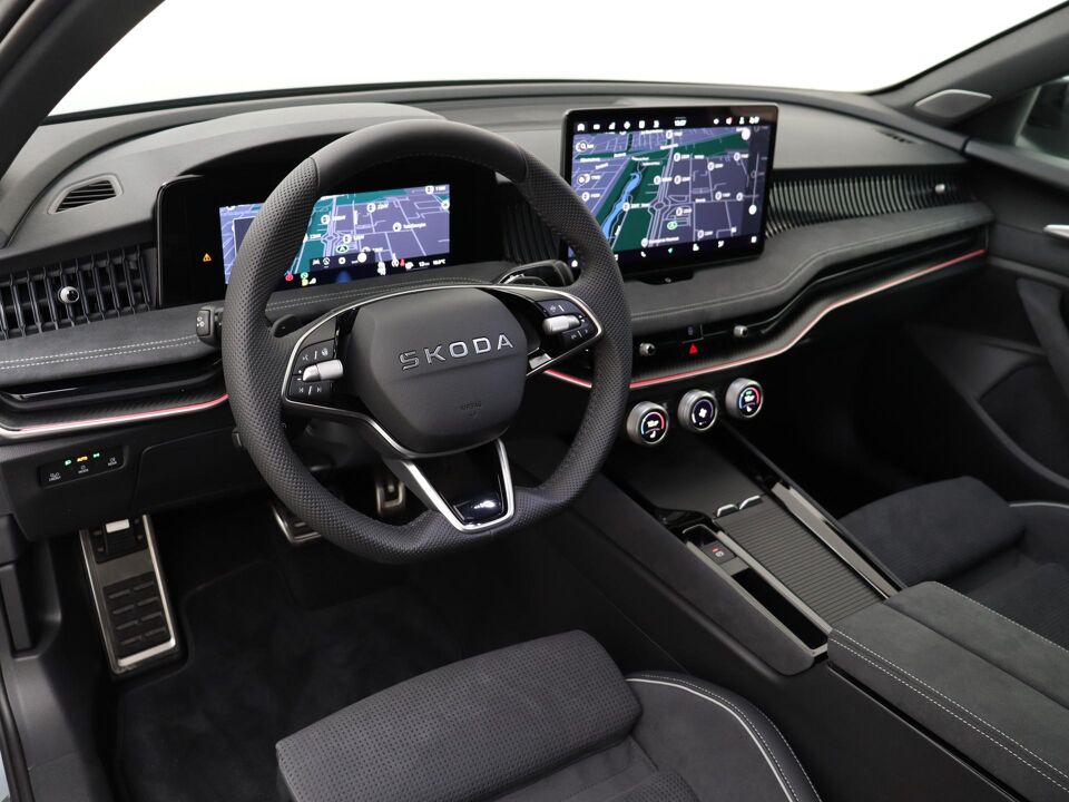 Škoda Superb Combi Sportline Business 1.5 TSI PHEV 150 kW / 204 PK