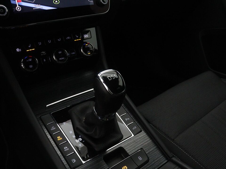 Škoda Superb Combi 1.4 TSI iV Business Edition Plus