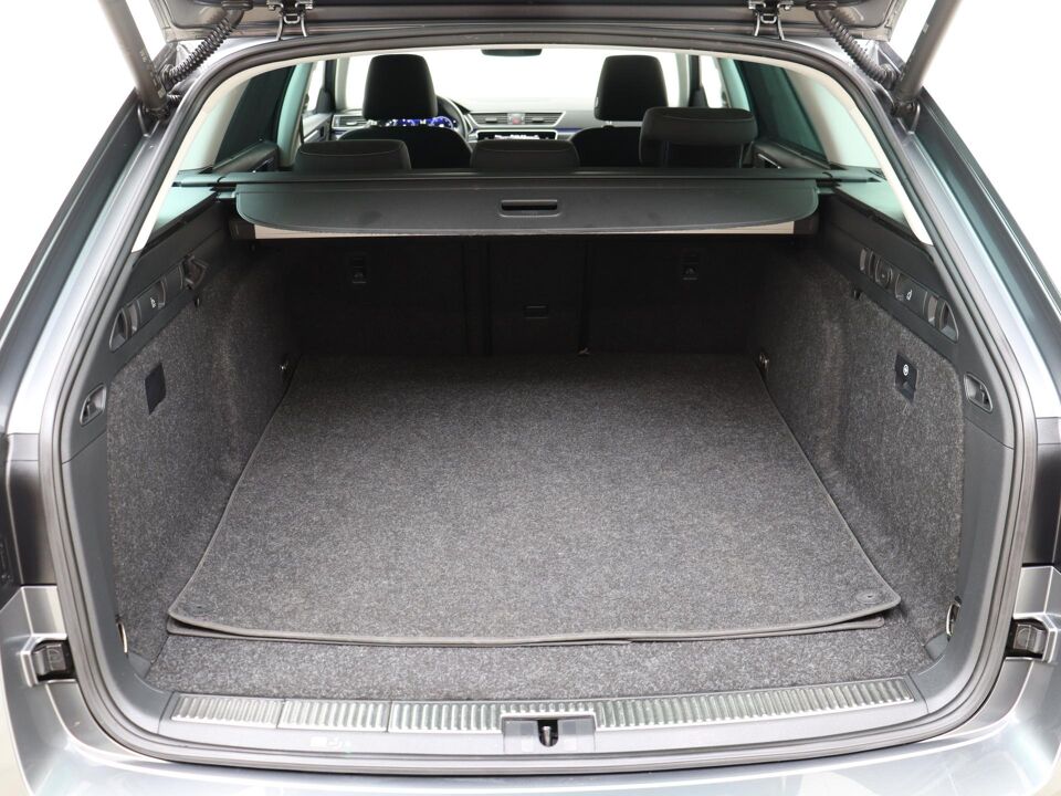 Škoda Superb Combi 1.4 TSI 218 PK iV Business Edition Plus
