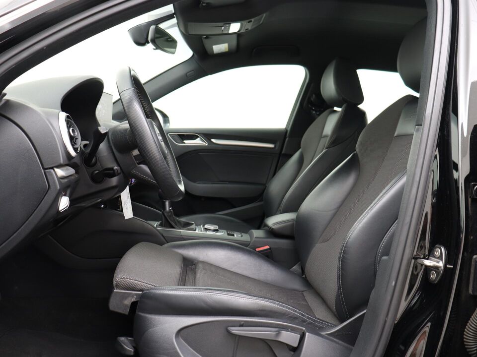 Audi A3 Sportback 30 TFSI Sport S-Line Edition