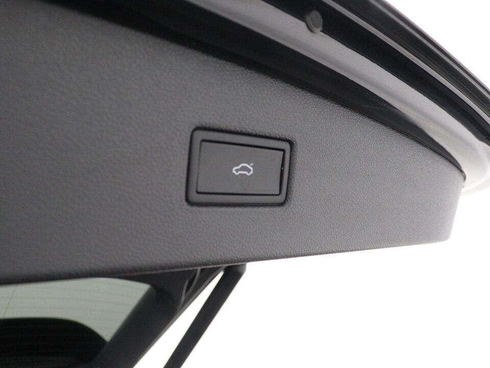 Volkswagen Tiguan 1.5 TSI R-Line Business+