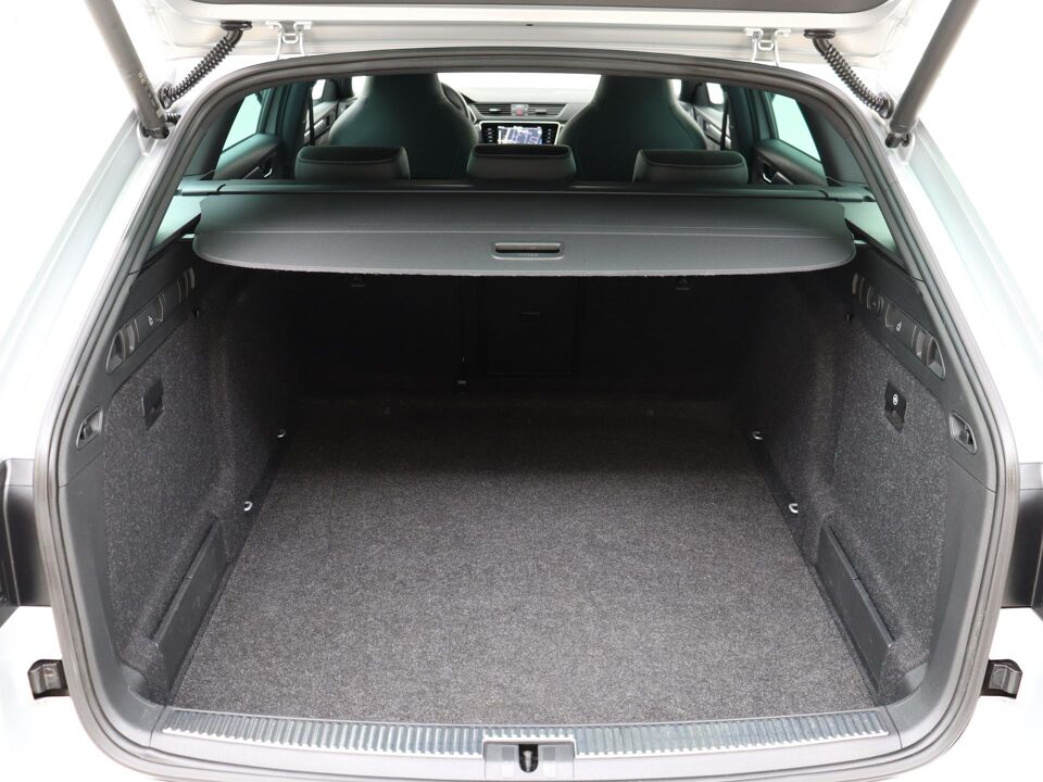 Škoda Superb Combi 1.5 TSI 150 PK DSG Sportline Business