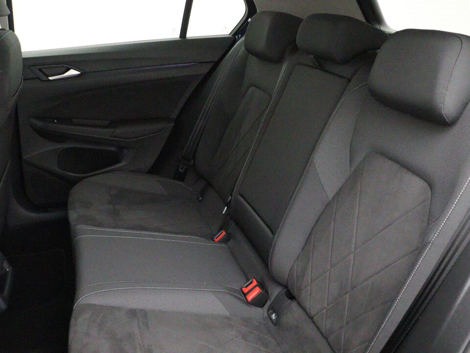 Volkswagen Golf 1.0 TSI Life Business
