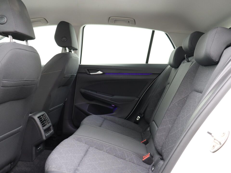 Volkswagen Golf 1.0 TSI 110 PK Life