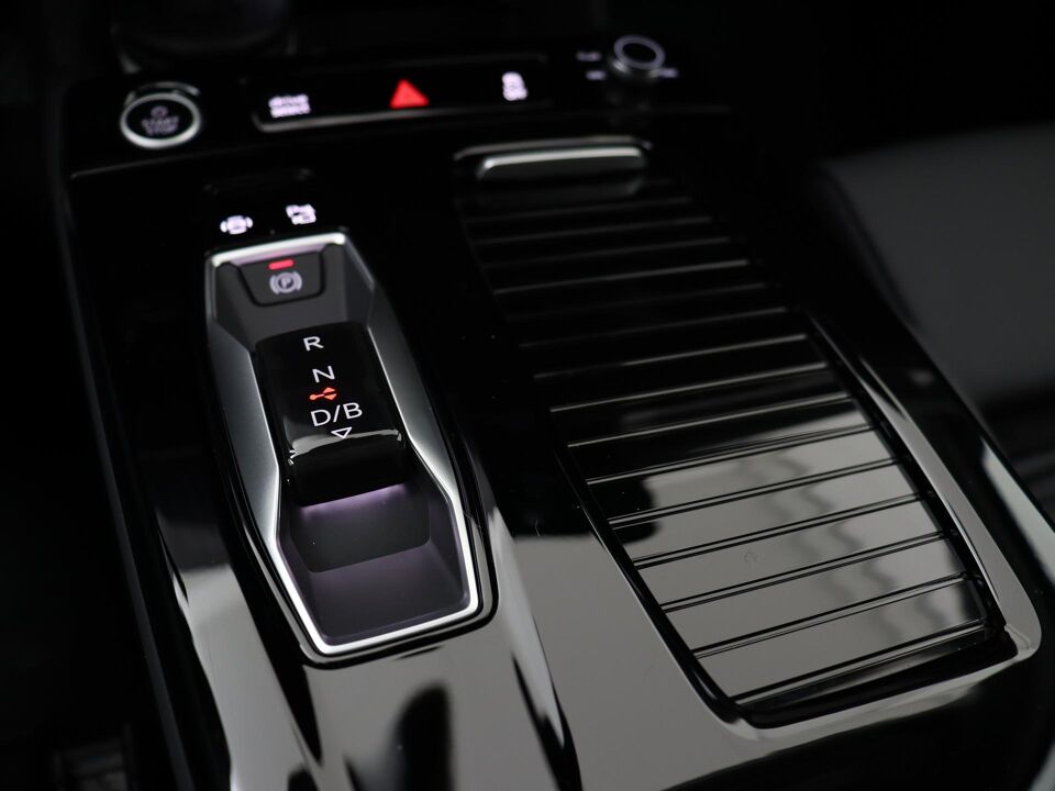 Audi Q6 e-tron Advanced edition 185kW/252pk 83Kwh
