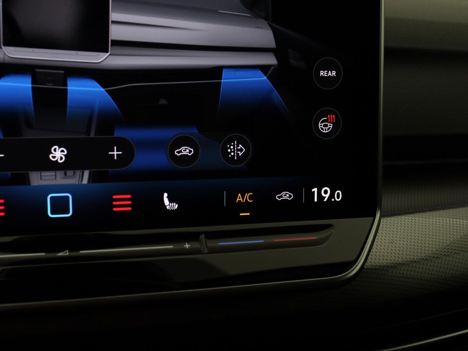 Volkswagen GOLF Variant 1.5 eTSI Style