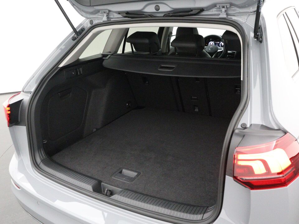 Volkswagen GOLF Variant 1.5 eTSI Style