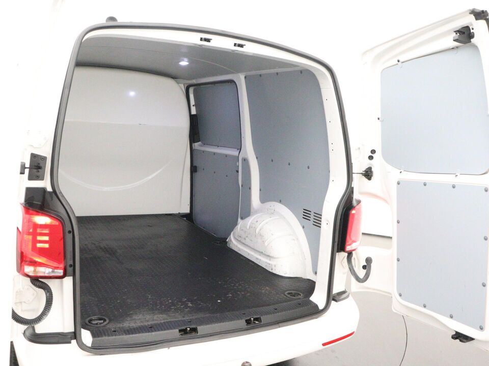 VW-Bedrijfswagens Transporter 2.0 TDI 150 PK DSG L1H1 28 Comfortline