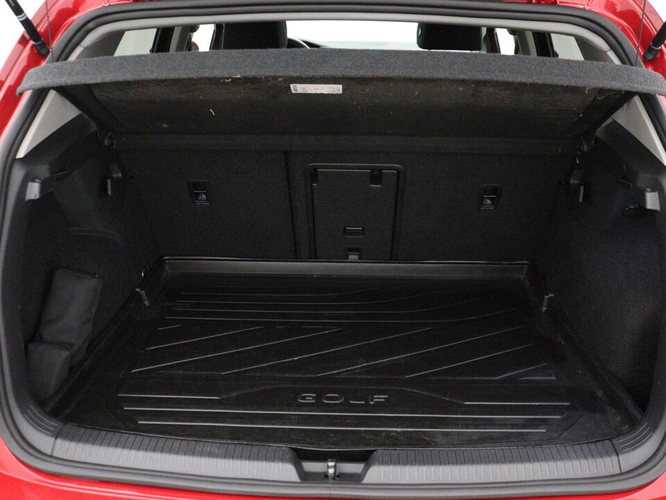 Volkswagen Golf 1.0 TSI Life Business