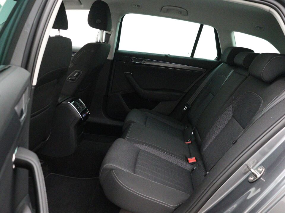 Škoda Superb Combi 1.4 TSI iV Business Edition Plus