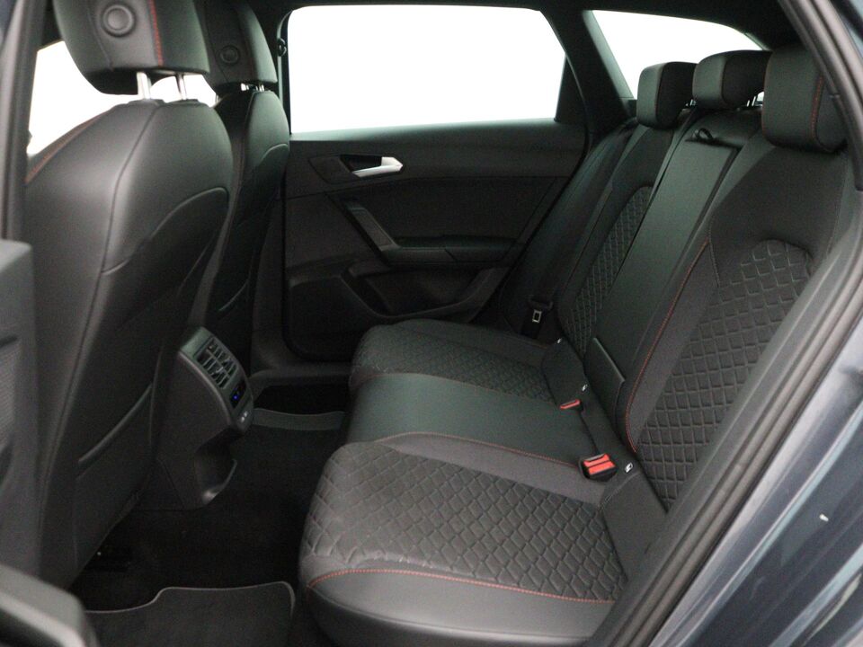 SEAT Leon Sportstourer 1.0 eTSI FR Business Intense