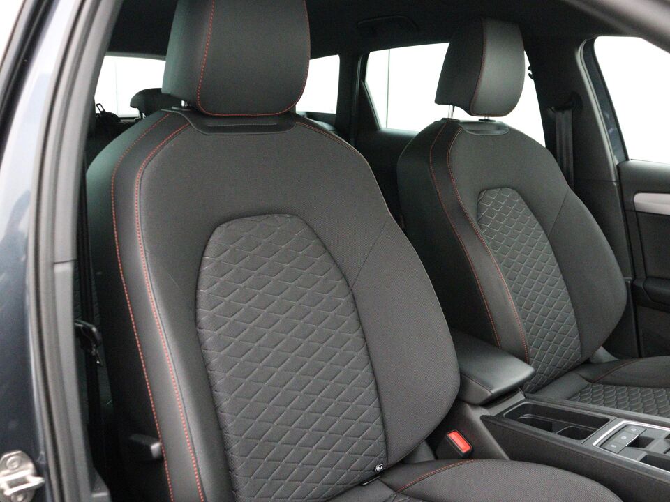 SEAT Leon Sportstourer 1.0 eTSI FR Business Intense