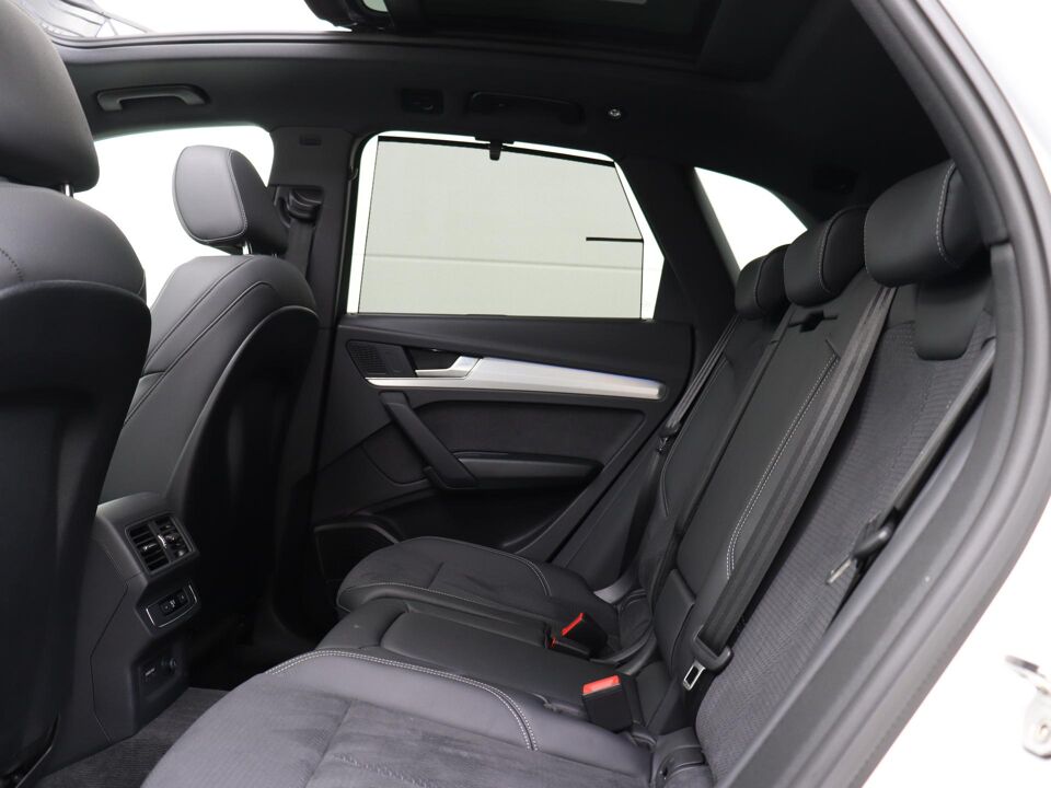 Audi Q5 55 TFSI e 367 PK S Edition Competition