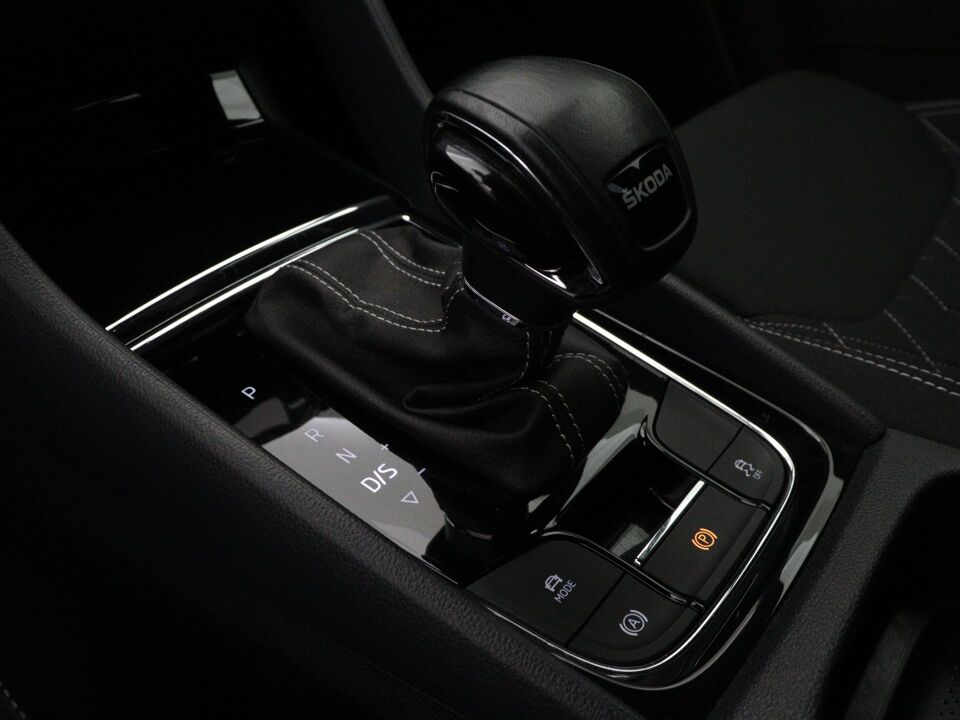 Škoda Karoq 1.5 TSI ACT Sportline Business