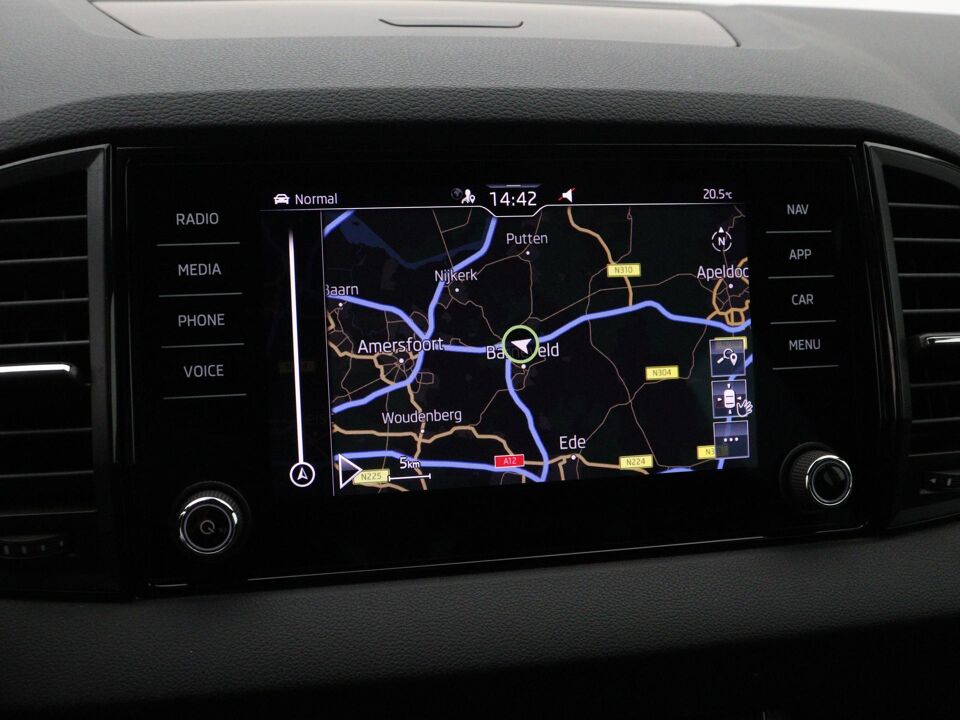 Škoda Karoq 1.5 TSI ACT Sportline Business