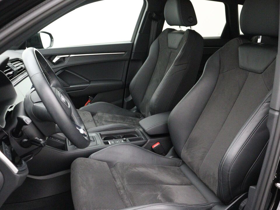 Audi Q3 35 TFSI S edition