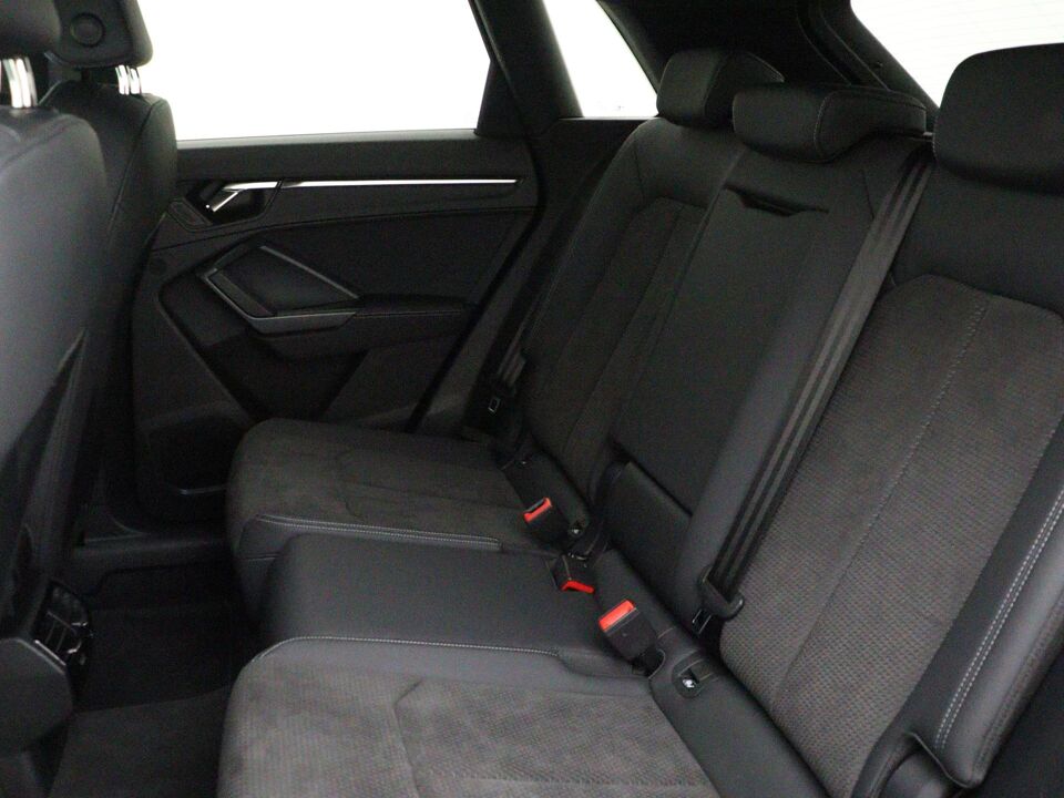 Audi Q3 35 TFSI S edition