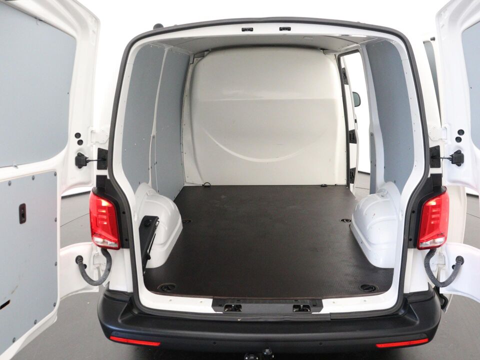 VW-Bedrijfswagens Transporter 2.0 TDI 150 PK L1H1 28 Comfortline