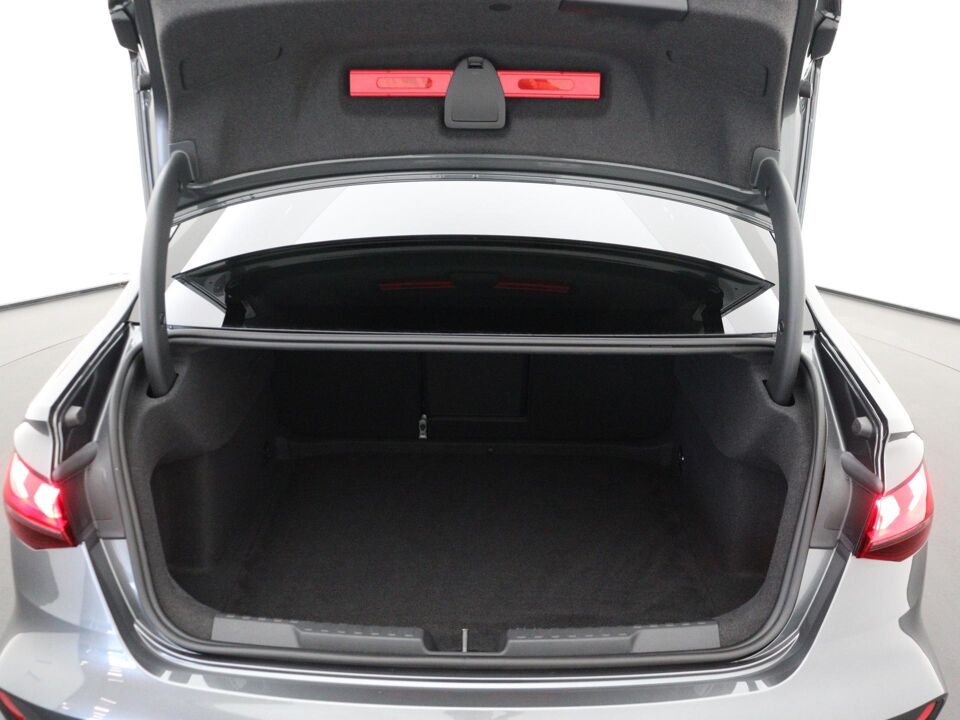 Audi A3 Limousine 30 TFSI S edition