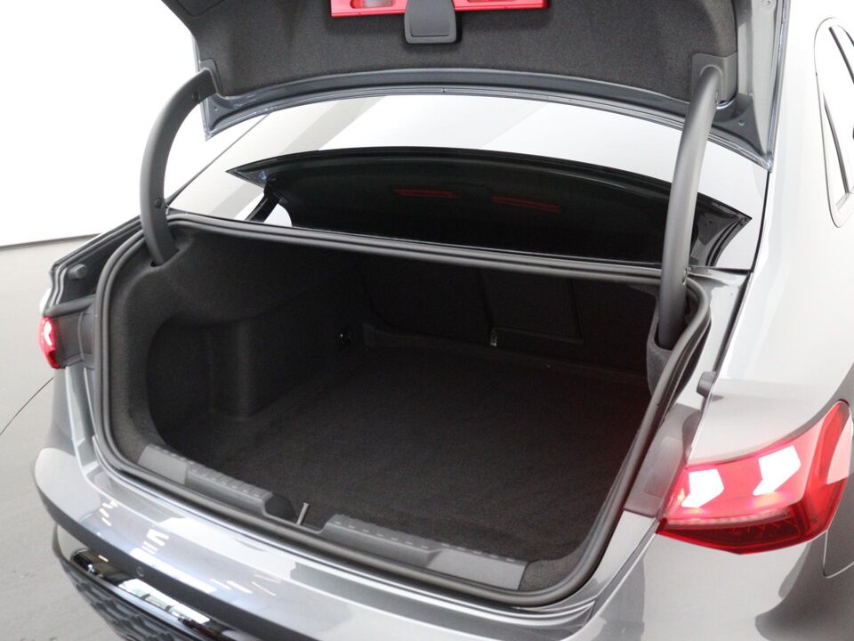 Audi A3 Limousine 30 TFSI S edition