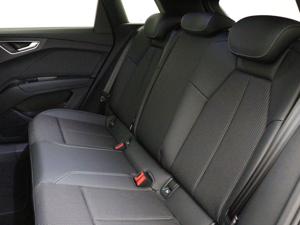 Audi Q4 e-tron S edition 45 82 kWh 210 kW / 286 PK