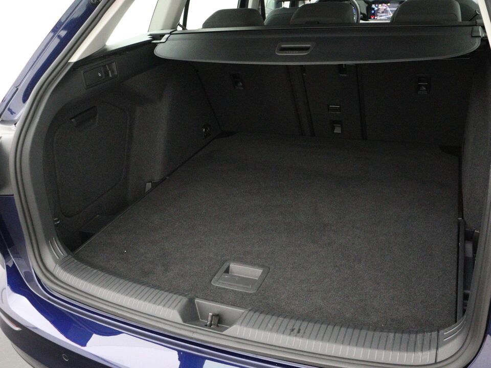Volkswagen GOLF Variant 1.5 eTSI Life