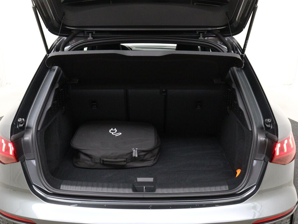 Audi A3 Sportback 45 TFSI e 245 PK S edition Competition
