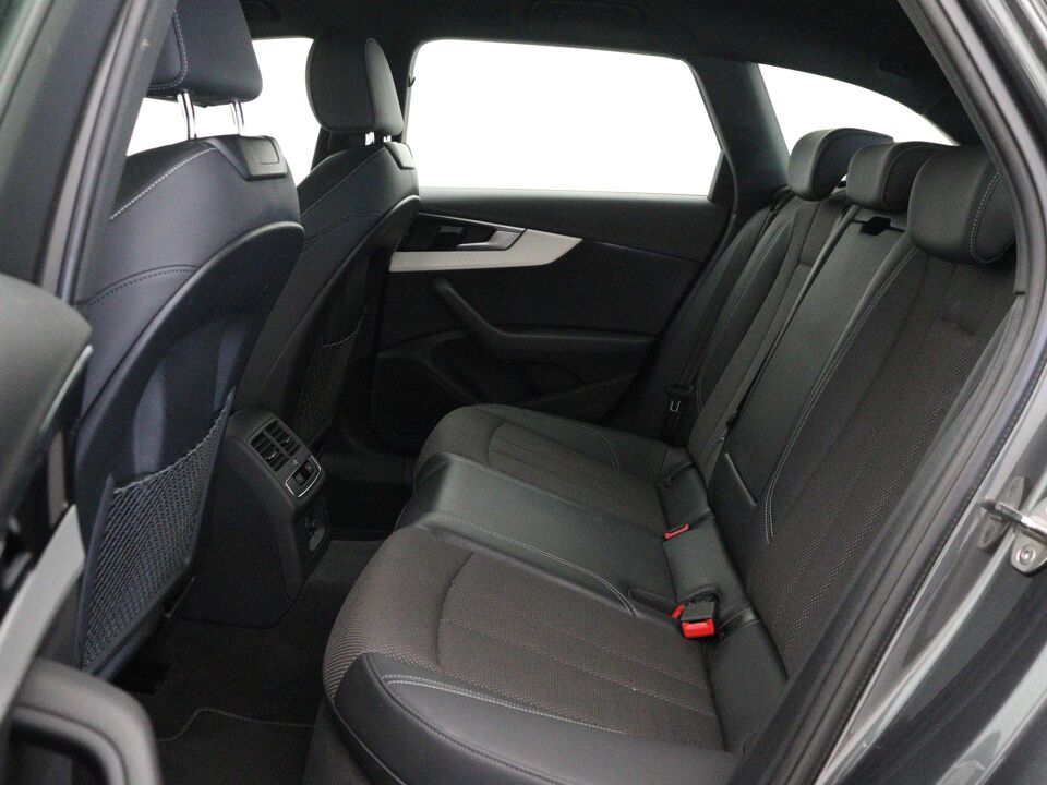 Audi A4 Avant 35 TFSI S edition