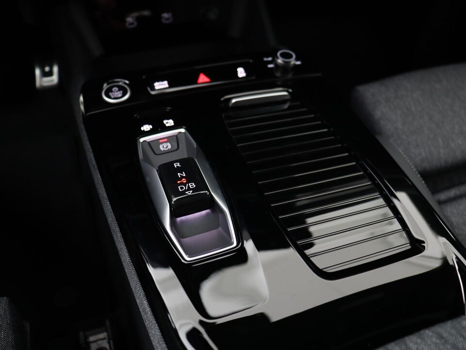 Audi Q6 e-tron S edition 185kW/252pk 83Kwh