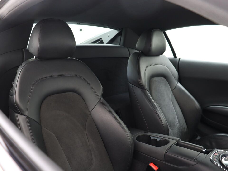 Audi R8 4.2 V8 420 PK FSI