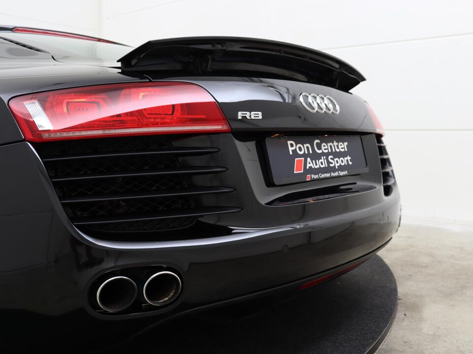Audi R8 4.2 V8 420 PK FSI