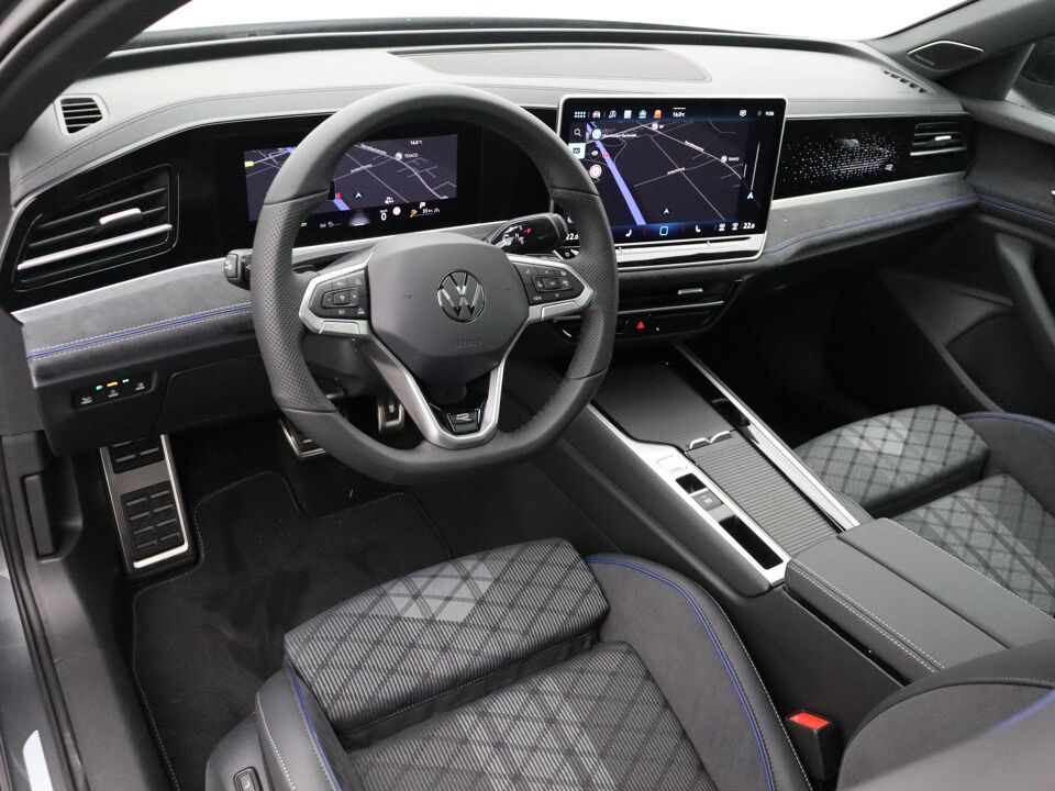 Volkswagen Passat Variant R-Line-Edition 1.5 eTSI 110 kW / 150 pk