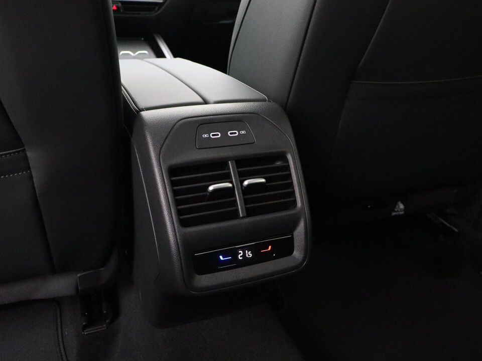 Volkswagen Passat Variant R-Line-Edition 1.5 eTSI 110 kW / 150 pk