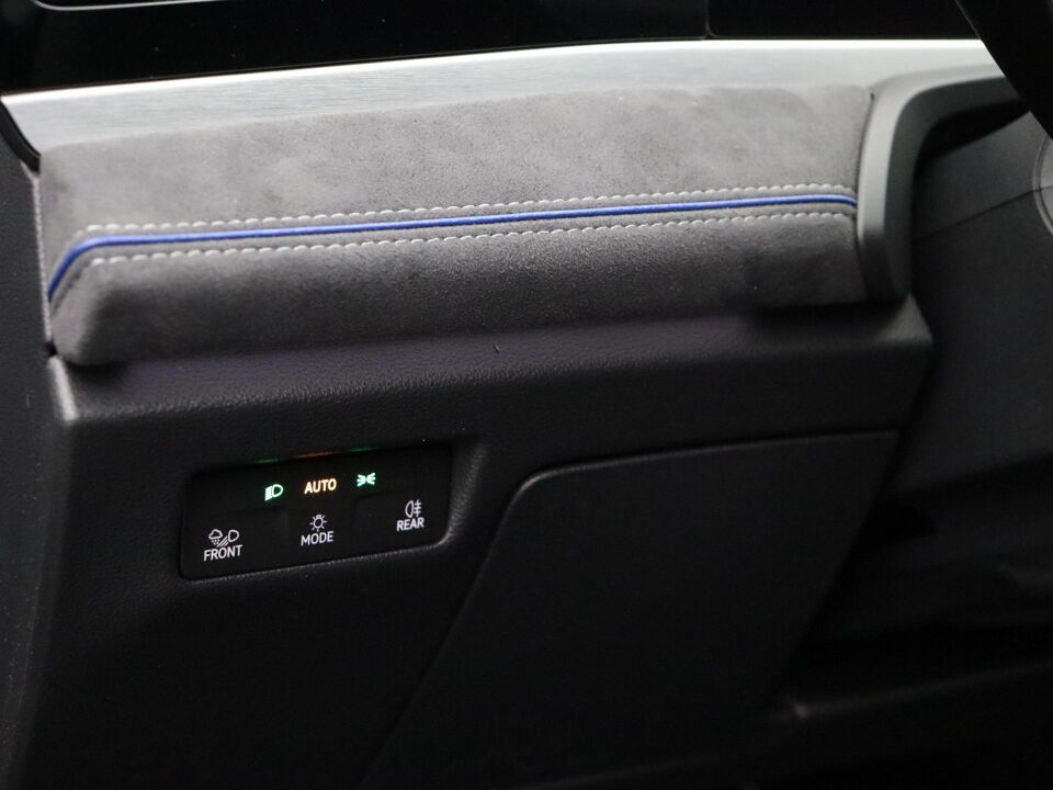 Volkswagen Passat Variant R-Line-Edition 1.5 eTSI 110 kW / 150 pk