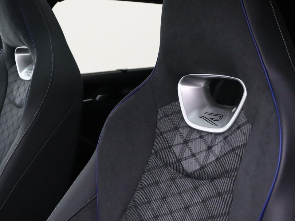 Volkswagen Passat Variant R-Line-Edition 1.5 eTSI 110 kW / 150 pk