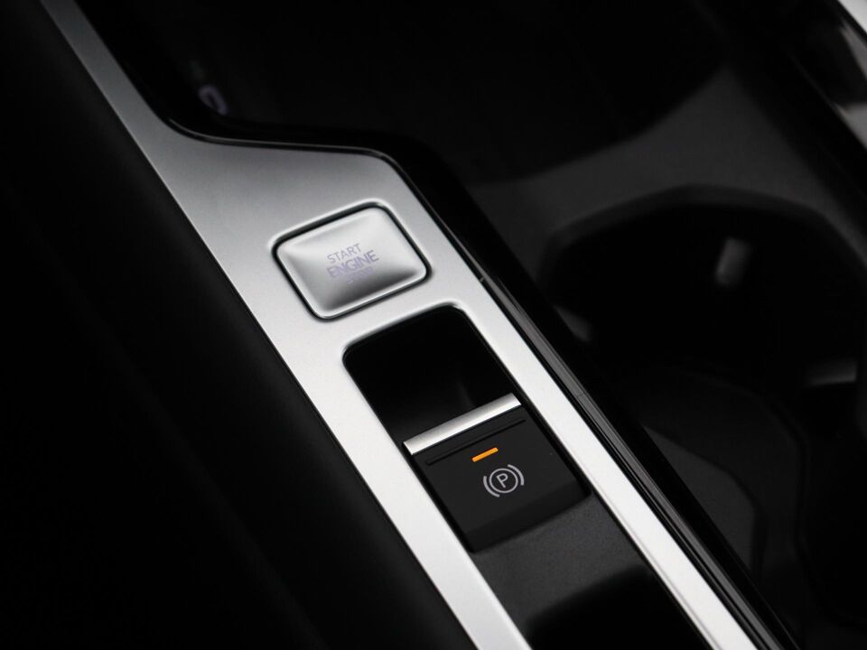 Volkswagen Passat Variant R-Line-Edition 1.5 eTSI 110 kW / 150 pk