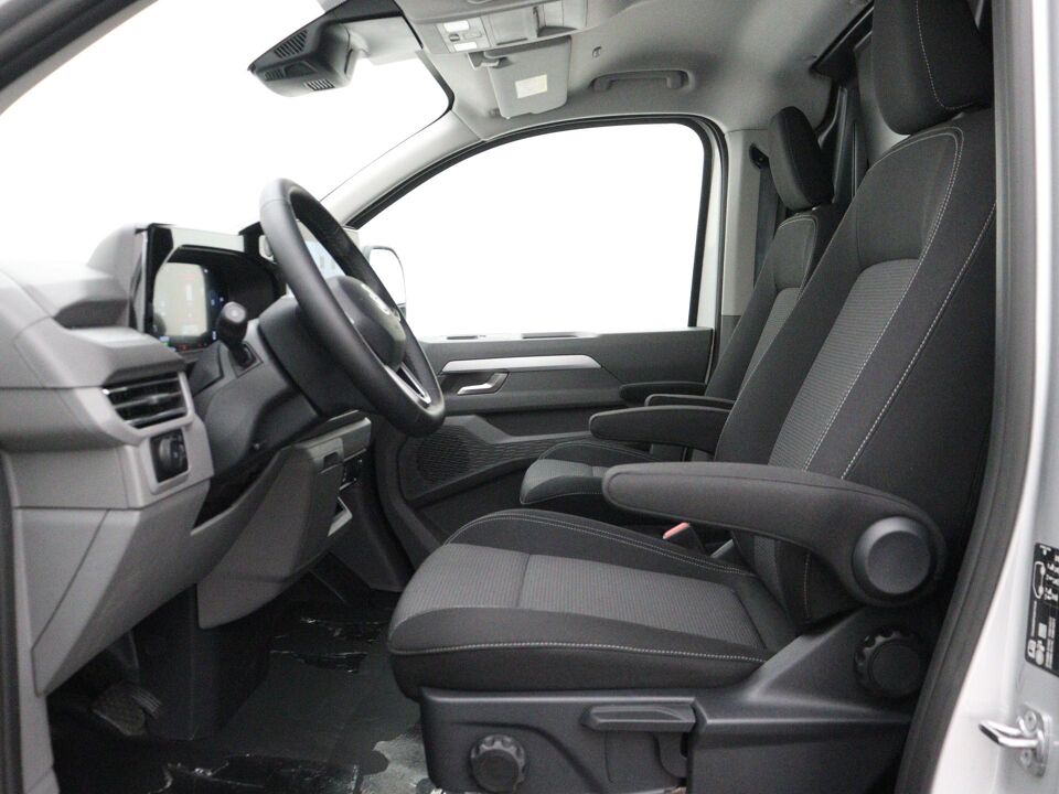 VW-Bedrijfswagens E-Transporter Life L2 100 kW / 136 pk