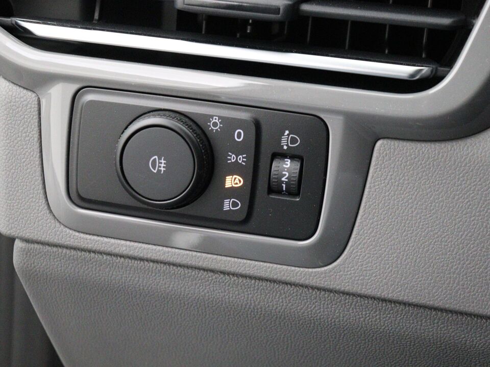 VW-Bedrijfswagens E-Transporter Life L2 100 kW / 136 pk