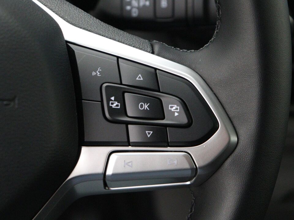 VW-Bedrijfswagens E-Transporter Life L2 100 kW / 136 pk