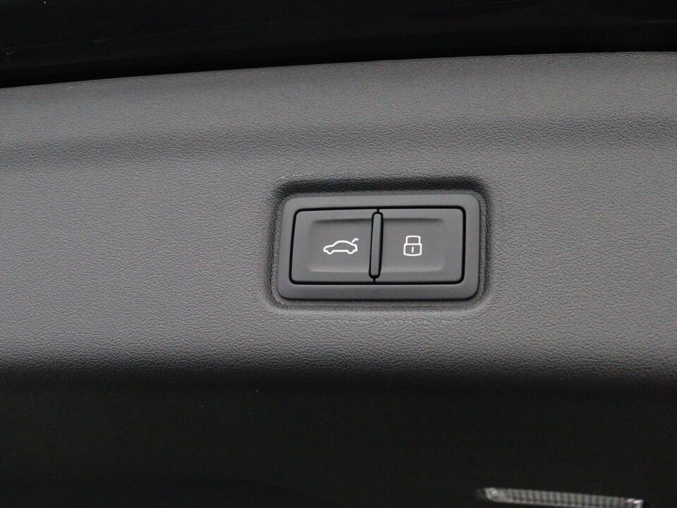 Audi SQ6 e-tron 100 kWh 360 kW / 490 PK