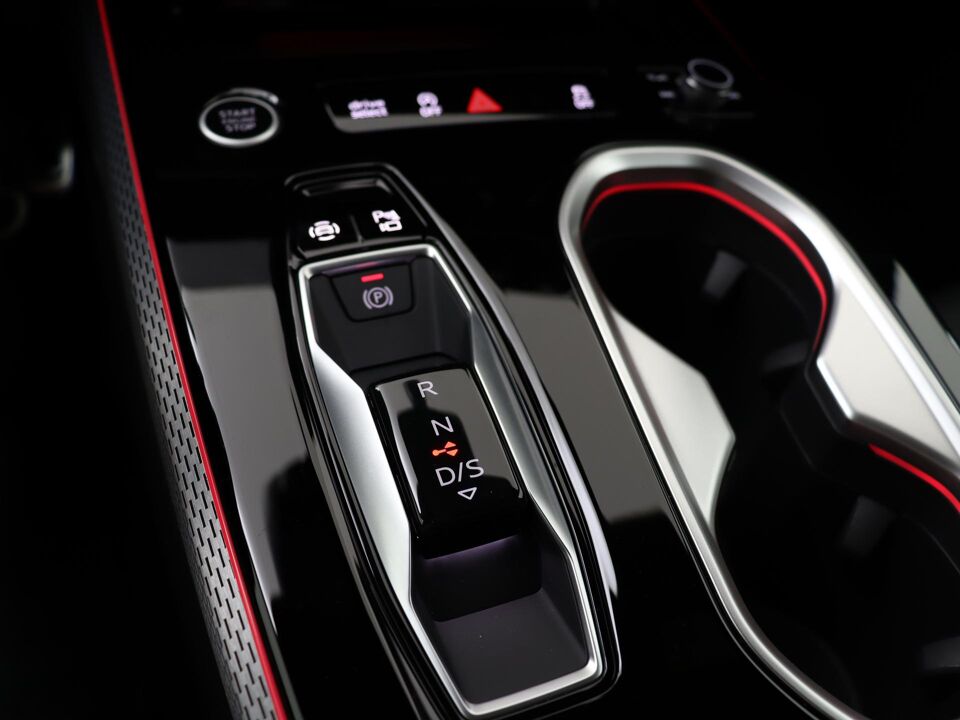 Audi A6 Avant S edition 40 TFSI 150 kW / 204 PK