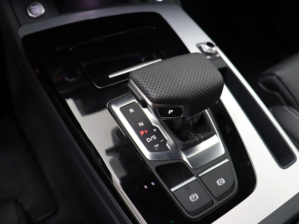 Audi Q5 50 TFSI e 299 PK S Edition Competition