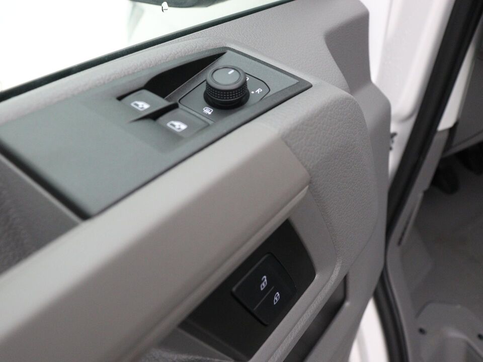 VW-Bedrijfswagens Crafter Trendline L3H3 2.0 TDI 103 kW / 140 pk